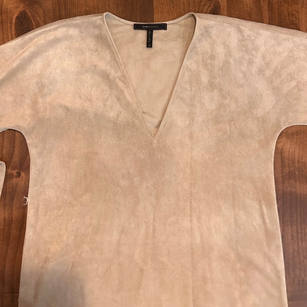 BCBGMAXAZRIA Faux Suede 3/4 Sleeve V-Neck Belted Dress - Picture 6 of 8